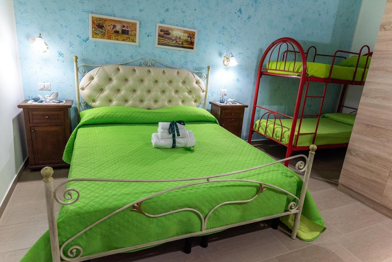 Bed and Breakfast La Scalinata Марина-ді-Манкаверса Екстер'єр фото